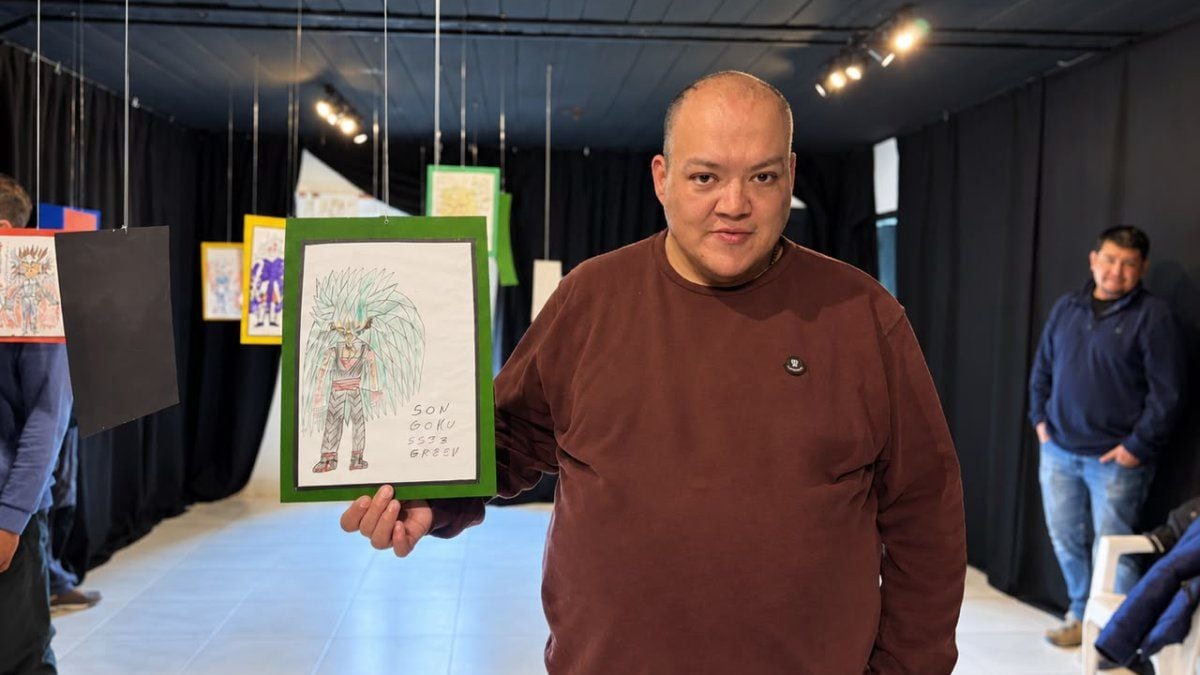 Una muestra en Aluminé que se mira de todos lados: los dibujos de Daniel Lefiman esperan al público hasta el 2 de octubre