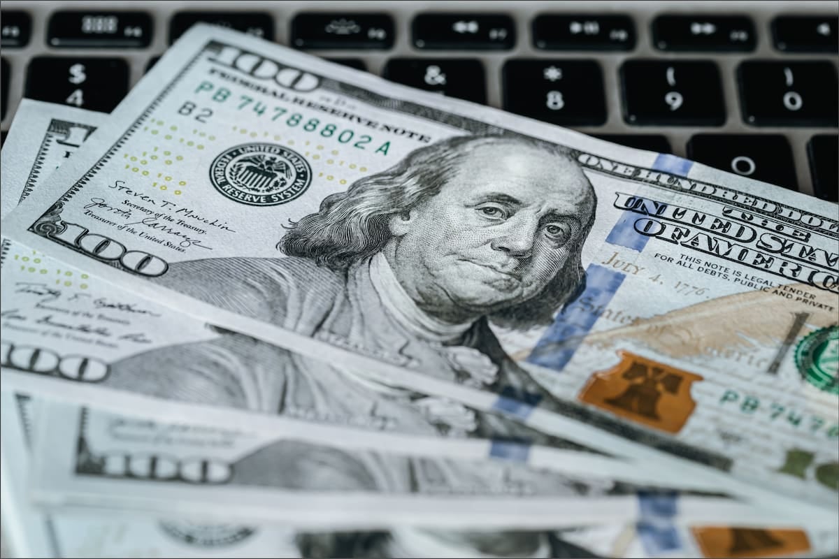 El dólar oficial se mantiene en $1540 y el blue en $1560 en la rueda cambiaria del domingo