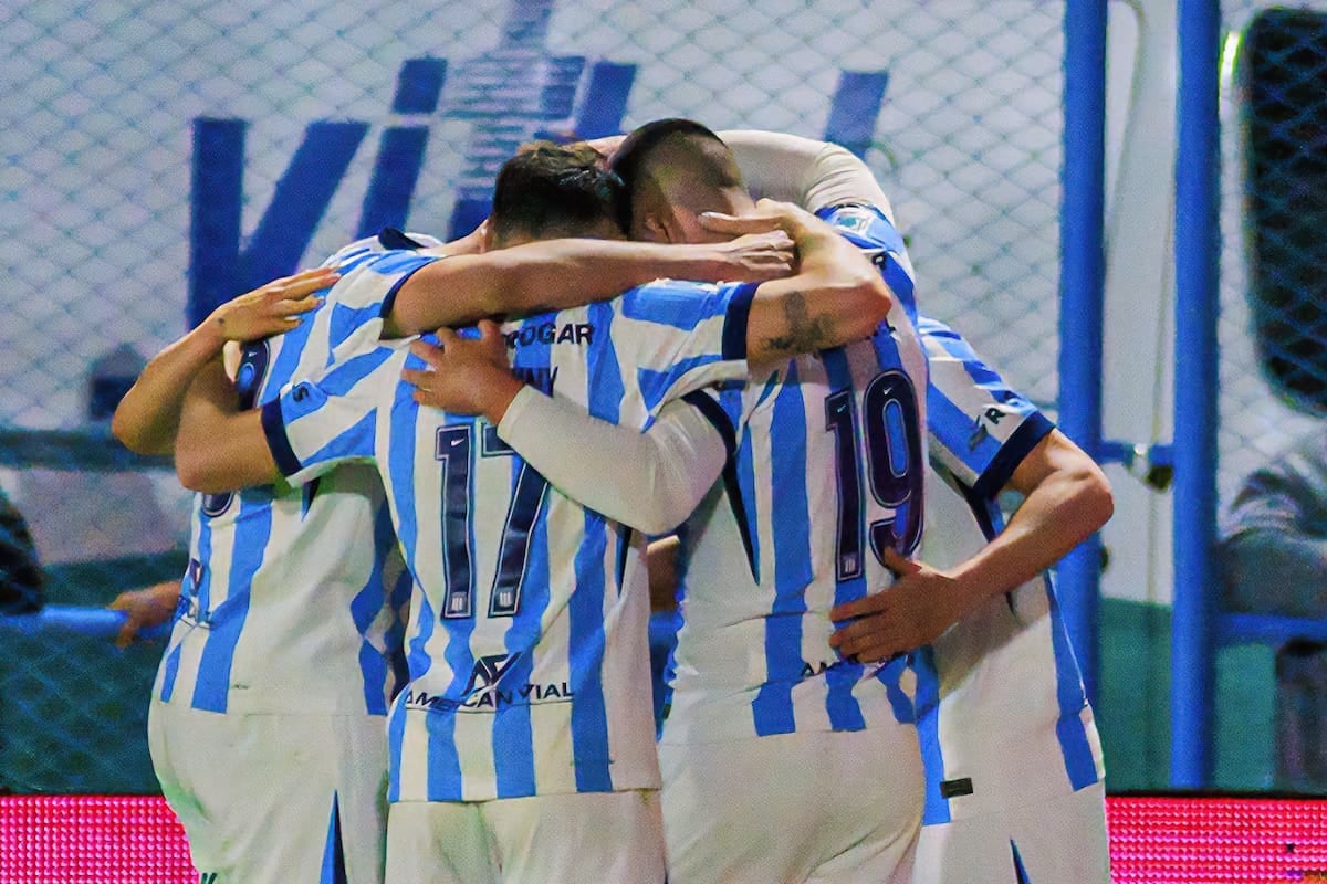 Racing se floreó en Río Cuarto y Romero arrancó con el pie derecho