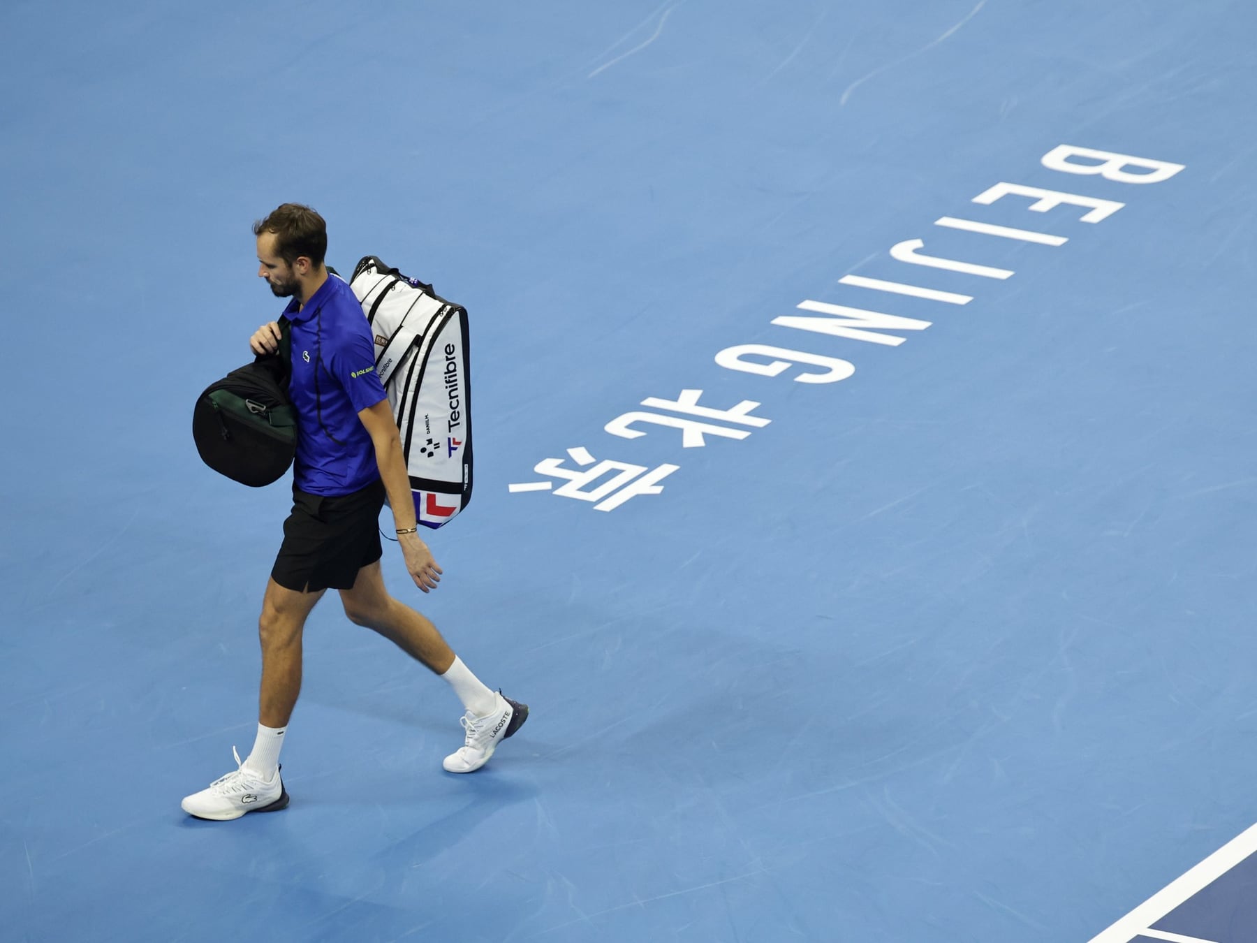 Una pelota, una tribuna y Djokovic en la final: Medvedev se quedó afuera sin terminar el set