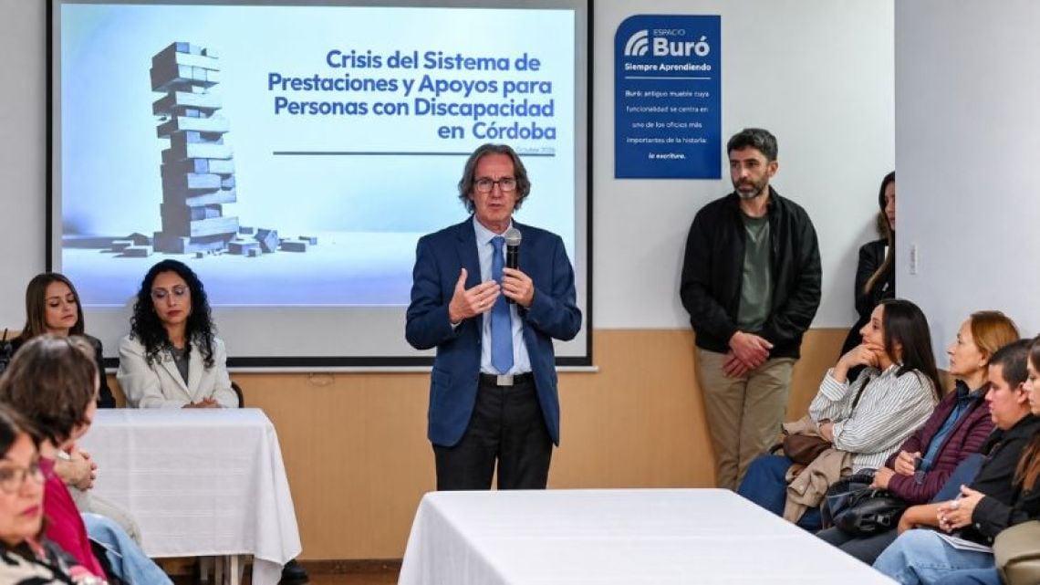 Córdoba, sin respuestas: la odisea cotidiana de las familias que esperan un certificado, una prótesis o una terapia