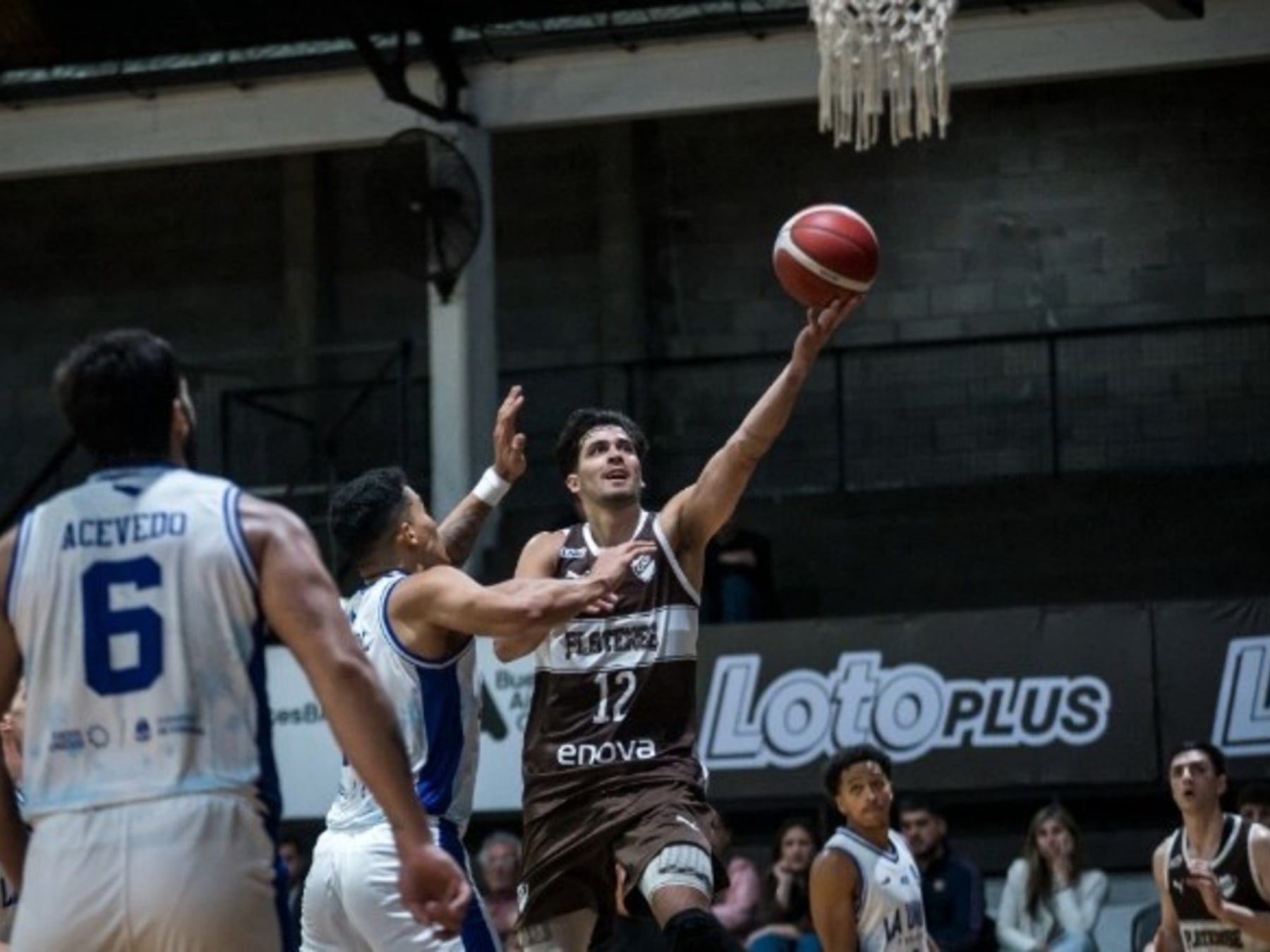 La Unión aguantó la embestida de Platense y se sacó la mufa con un triunfazo en Vicente López