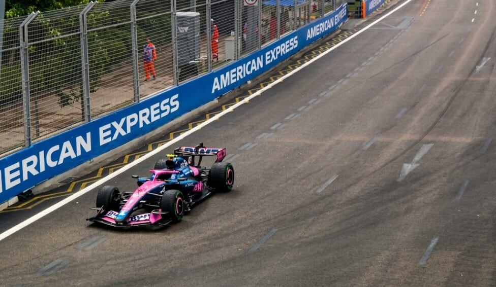 Verstappen se comió Marina Bay bajo el diluvio y a Colapinto se le apagó la ilusión en la curva 14
