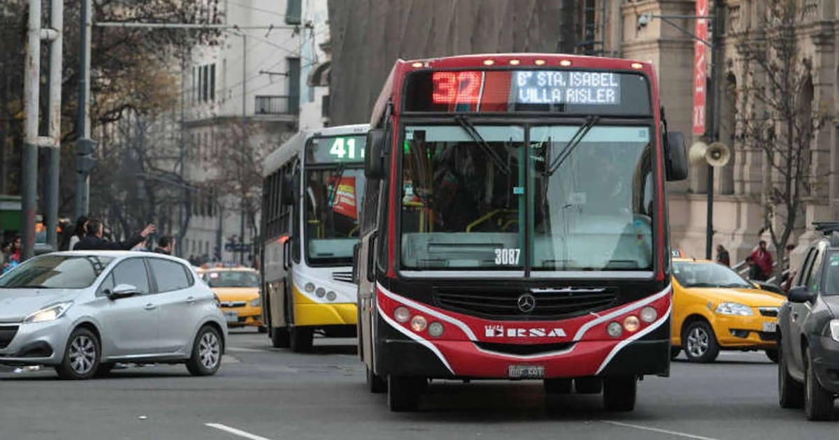 El boleto de colectivo en la Argentina cuesta hasta cuatro veces más según la ciudad: Pinamar y una brecha de más de 2.400 pesos por pasaje