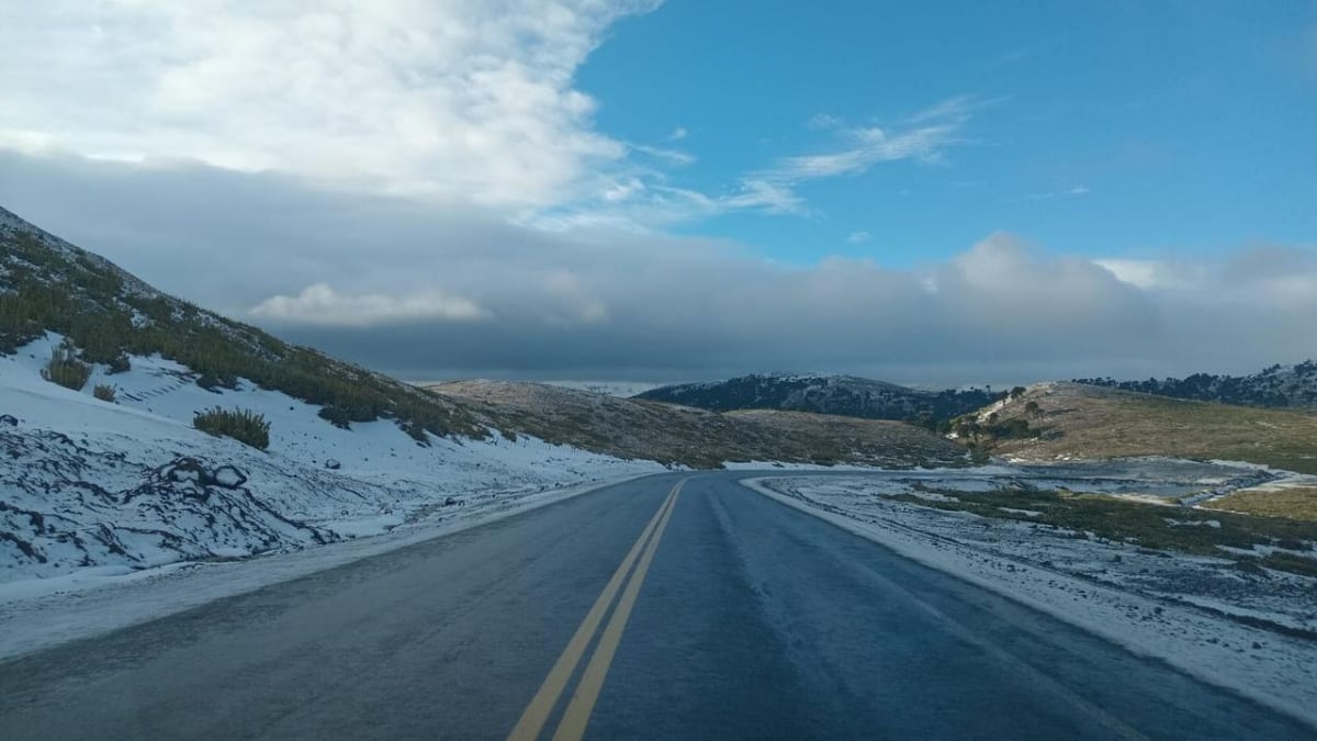 La cordillera neuquina se abre, pero con hielo, neblina y cadenas: el parte de la mañana que hay que leer antes de salir