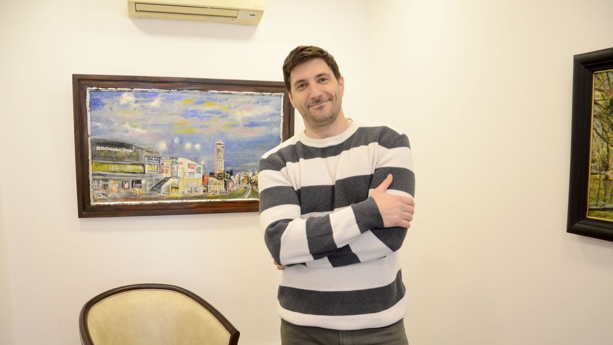 Esteban aprendió a hablar palabra por palabra y hoy es el primer abogado hipoacúsico de la Patagonia
