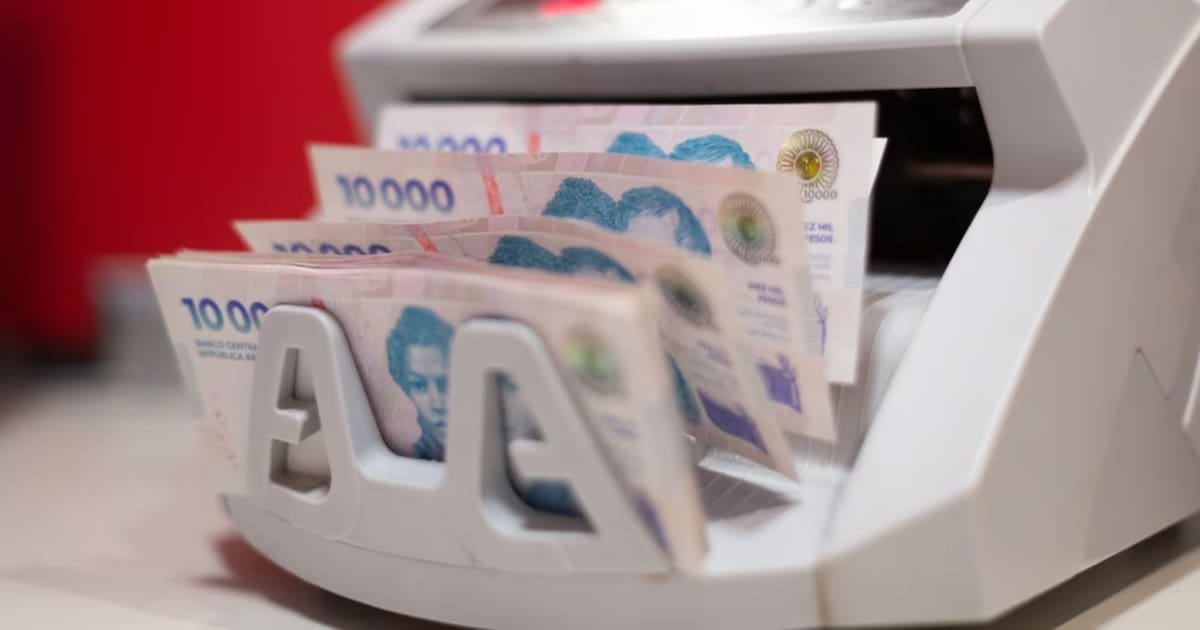 Bancos obligados a canjear billetes deteriorados incluso a personas sin cuenta en la entidad