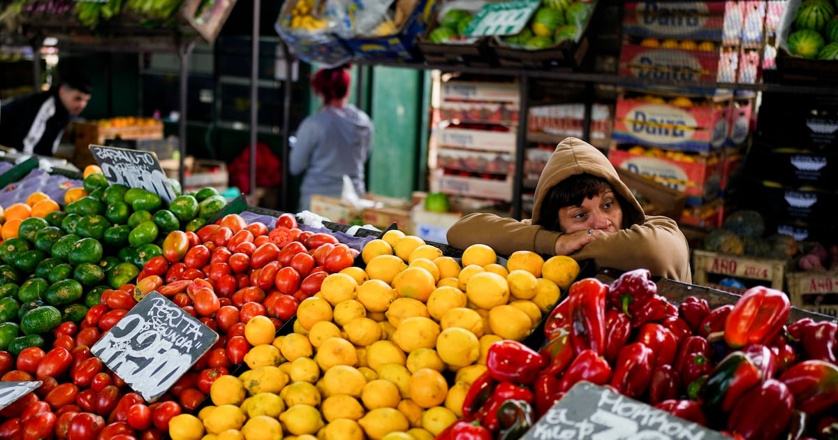 La mesa de septiembre: el tomate se disparó 34,1% y la lechuga recortó 11,5% en los almacenes del país