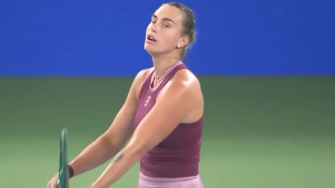 Sabalenka se topó con la americana: Ann Li la bajó del caballo en Wuhan y la dejó con el gurí atragantado