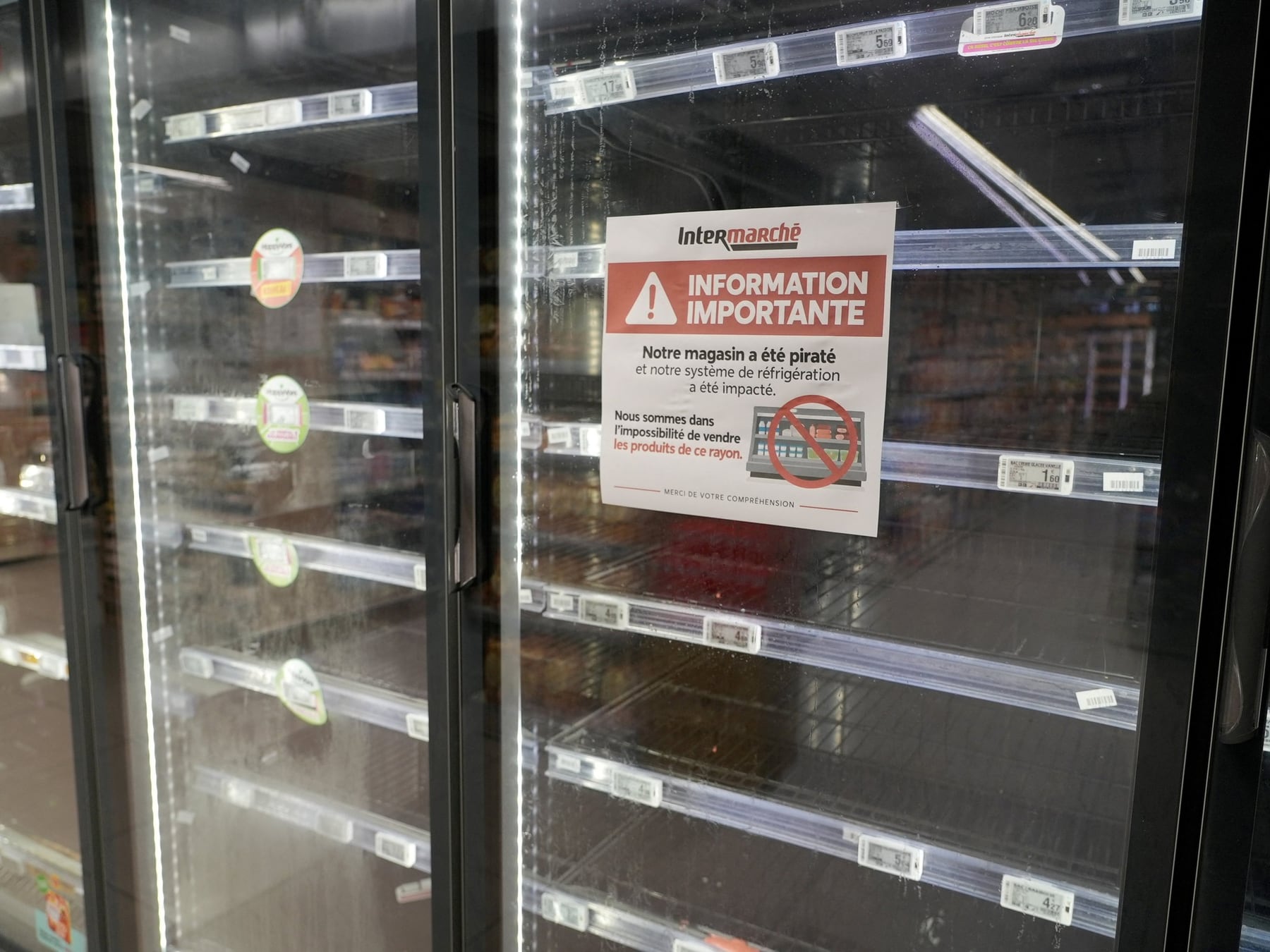 Francia, 350 supermercados y un ataque que prendió fuego la góndola del frío: cómo te puede tocar a vos