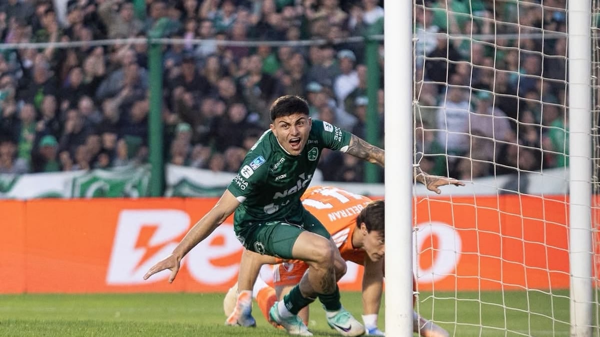 Sarmiento le dijo basta a River en Junín y se prende arriba hasta en la tribuna del Kempes