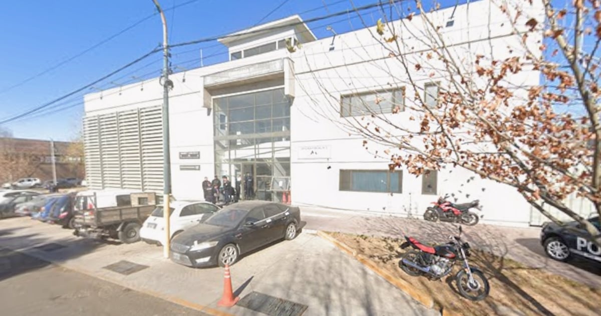 Un policía mendocino fue imputado por abusar sexualmente de una detenida en una comisaría de Godoy Cruz
