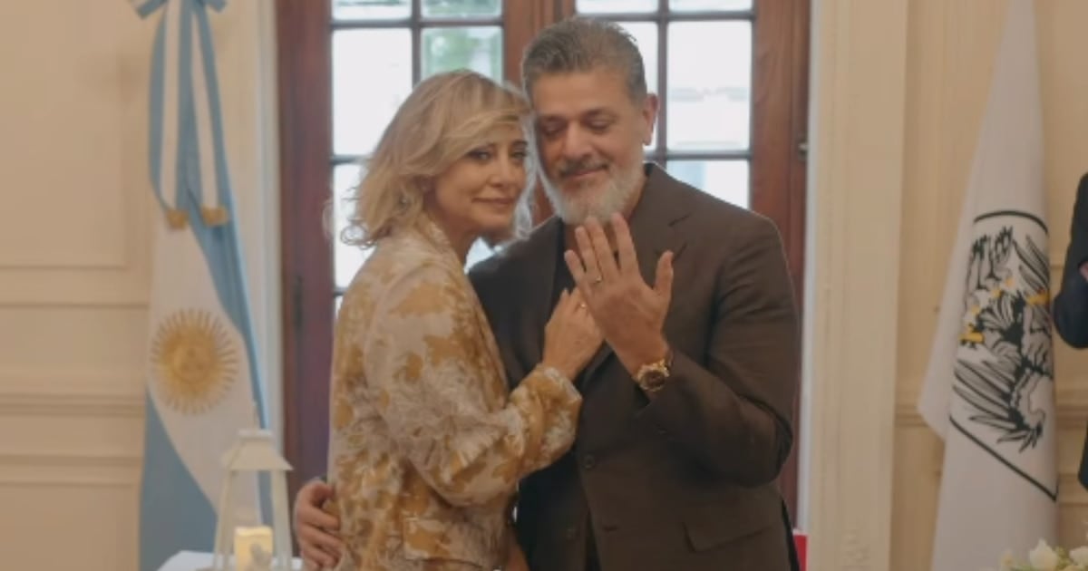 Andrea y Pablo sellaron el civil en una mañana de arañas y testigos chicos, y ahora van por todo el 24 de octubre