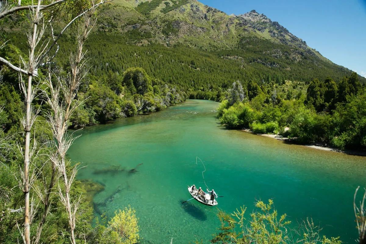 Se viene la temporada de pesca en Neuquén: cuánto sale el permiso y quiénes pescan gratis