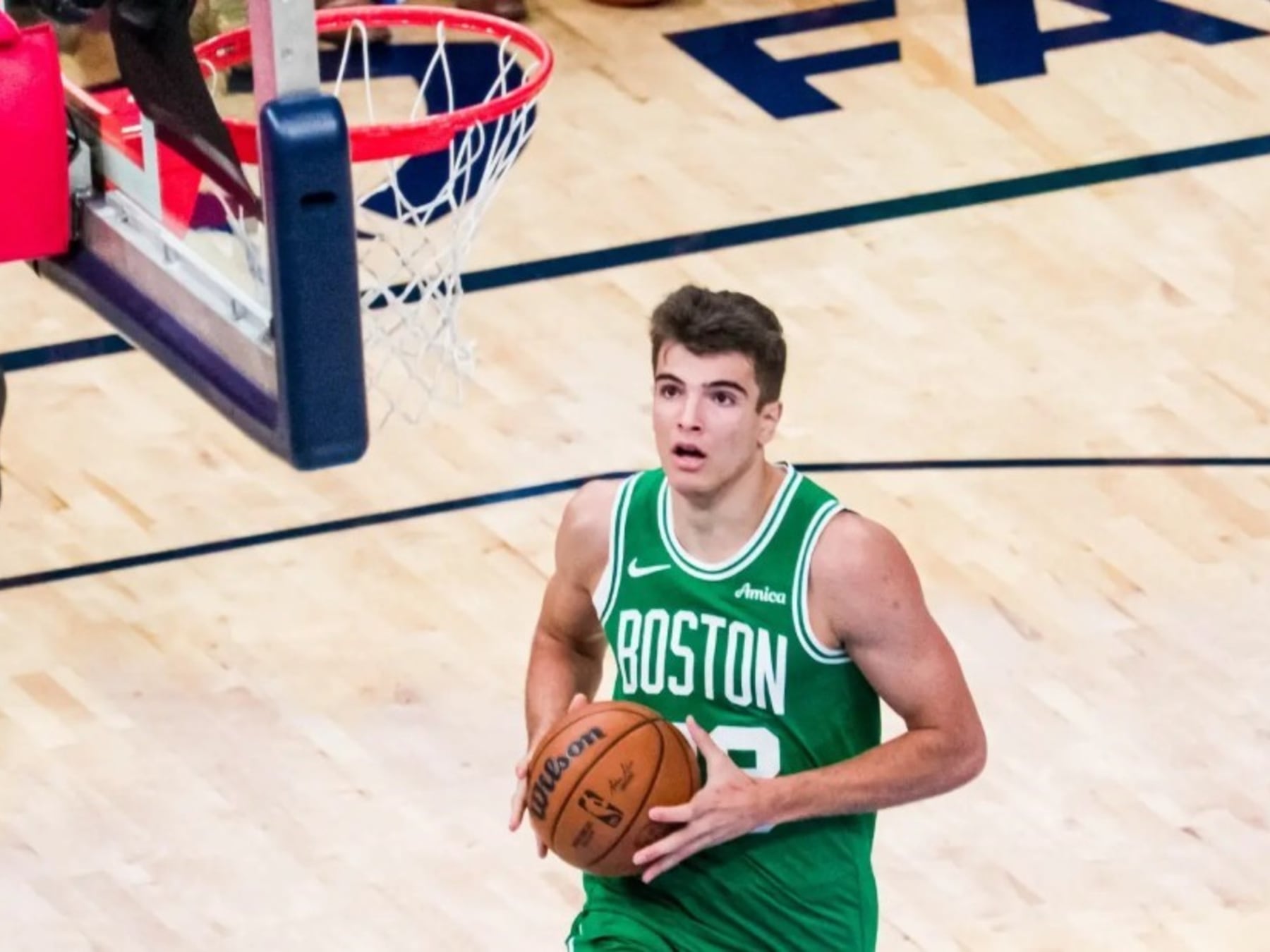 Cinco, seis, siete pasos: el viaje en el tiempo de Hugo González que la NBA cobró como legal
