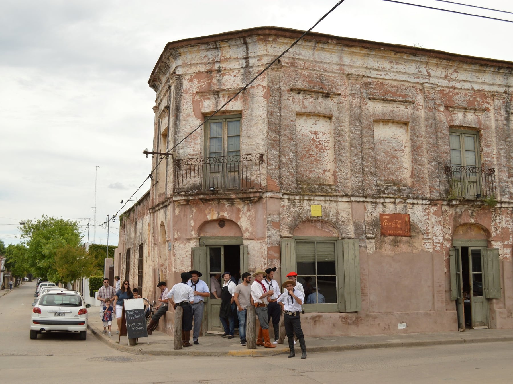 San Antonio de Areco, el pueblo donde la plata todavía se trabaja a fuego lento y a la antigua