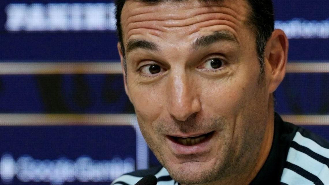 Scaloni se queda hasta el 2030 y lo celebra todo el Kempes: el DT firmó la continuidad y va por una década en la Selección