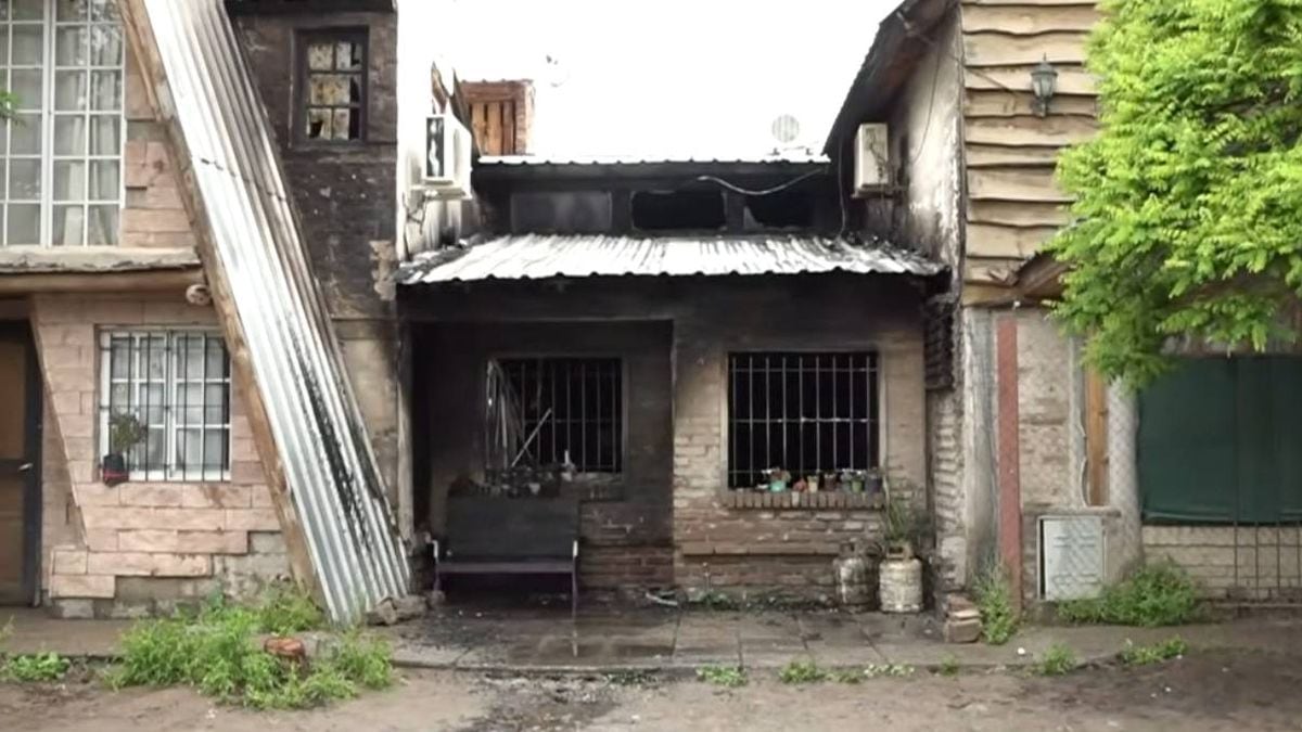 Una familia escapó sin heridas de un incendio que arrasó con su casa en La Sirena