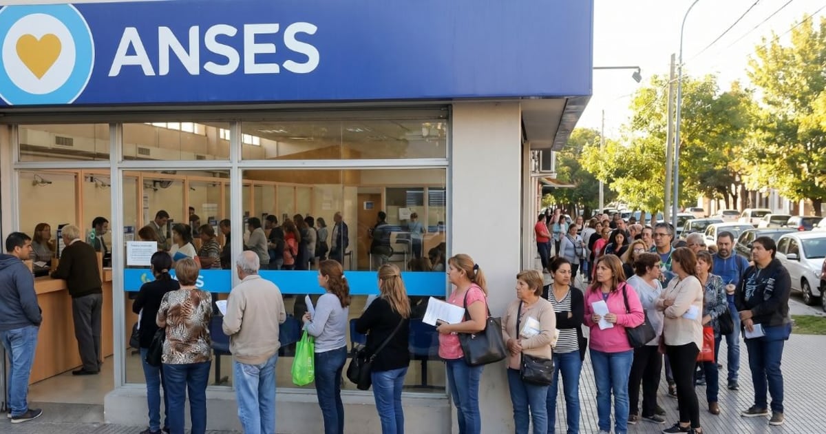 La jubilación mínimaanelada pierde hasta 61% frente a la inflación, según el criterio de ajuste